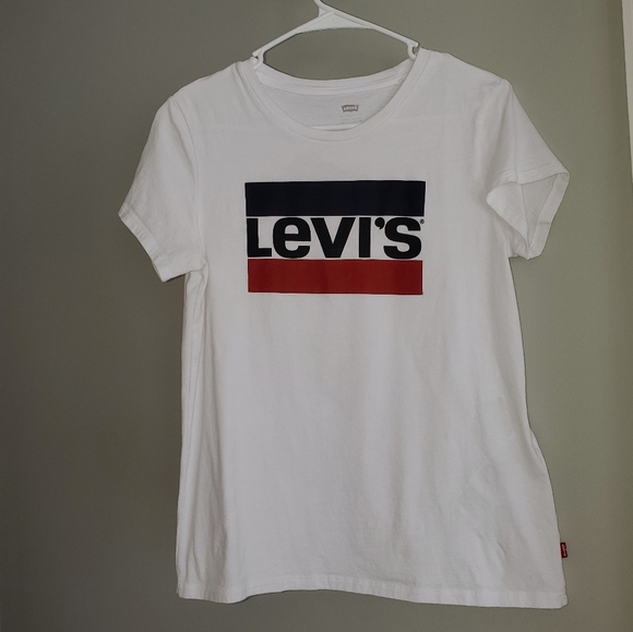 Levi's Tops - Levi's white logo short sleeve shirt